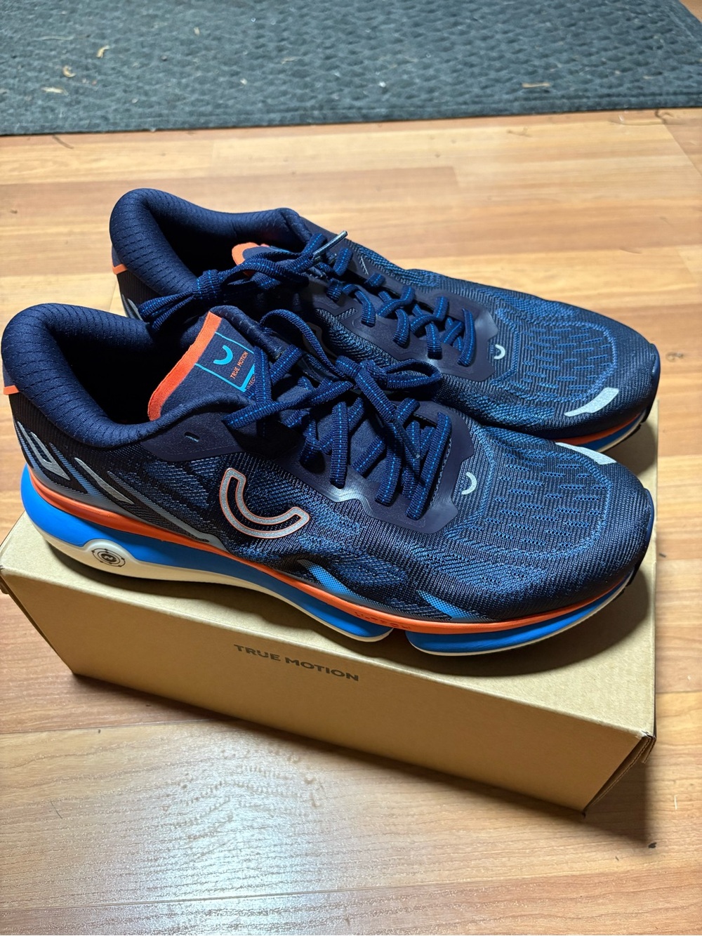 True Motion U-Tech Vichara Men’s Shoe Size 11 US